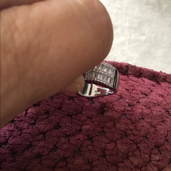 Women’s Engagement 925 silver ring size 5 NEW white sapphires good costu… - Picture 10 of 12